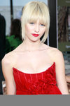 86342-taylor-momsen-metropolitan-operas-125th-seas.jpg