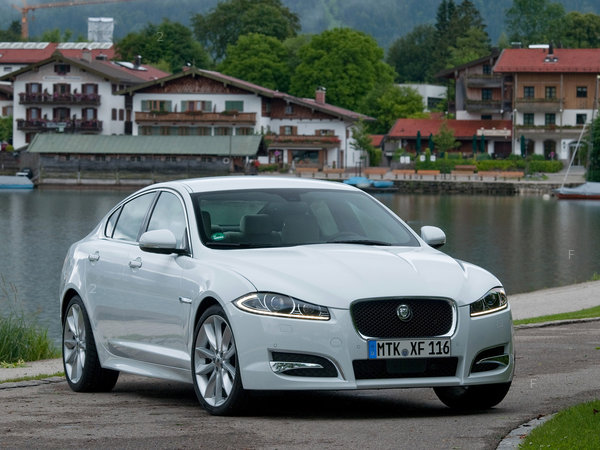 jaguar_xf-diesel-s-2011_r23_jpg.jpg