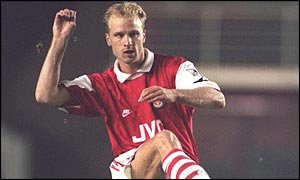 _38583893_pg_bergkamp95_300.jpg