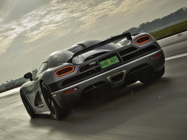 koenigsegg_agera-2010_r14.jpg