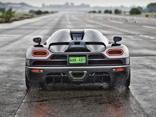 koenigsegg_agera-2010_r15.jpg