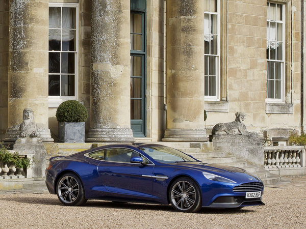 astonmartin_vanquish-uk-2012_r12_jpg.jpg