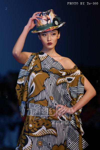 HKFW2010-D3M4_103.jpg