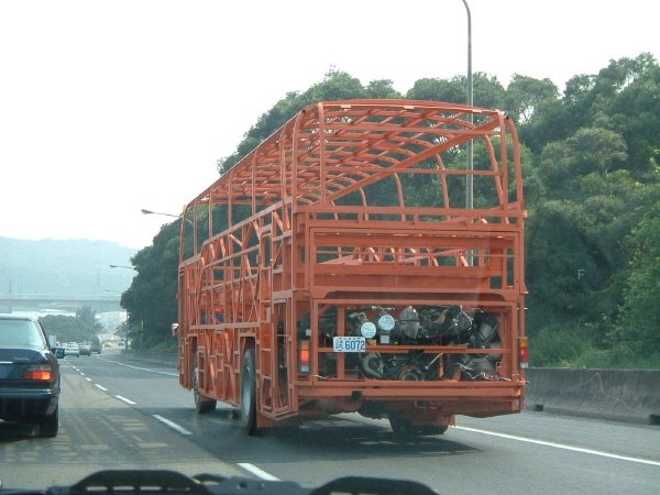 脫光光的遊覽車3.jpg