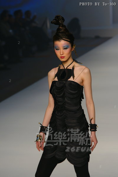 HKFW2010-D2M1_005.jpg