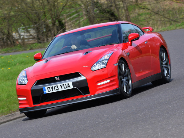 nissan_gt-r-r35-2012_r9_jpg.jpg