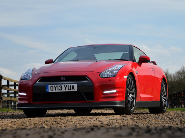 nissan_gt-r-r35-2012_r7_jpg.jpg