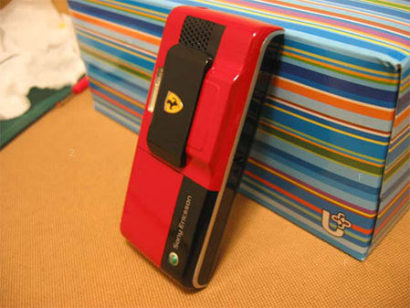 SonyEricsson-Ferrari-Phone-1_1177506705.jpg