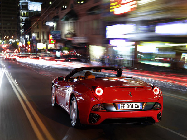 ferrari_california-2009_r20[1].jpg