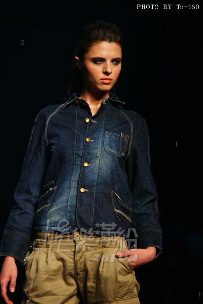 HKFW2011W-D3M1_003.jpg