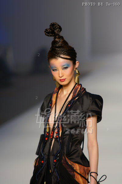 HKFW2010-D2M1_040.jpg