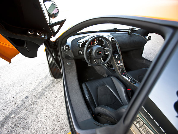 mclaren_mp4-12c-2011_r2.jpg