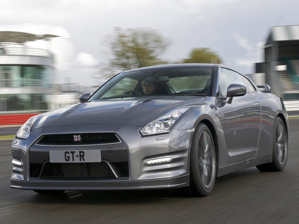 nissan_gt-r-r35-2012_r1_jpg.jpg