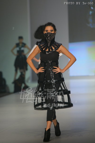 HKFW2010-D4M4_051.jpg