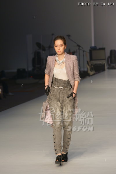 HKFW2010-D2M4_058.jpg