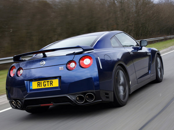 nissan_gtr-uk-2010_r19_jpg.jpg