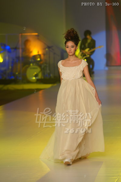 HKFW2010-D2M4_260.jpg