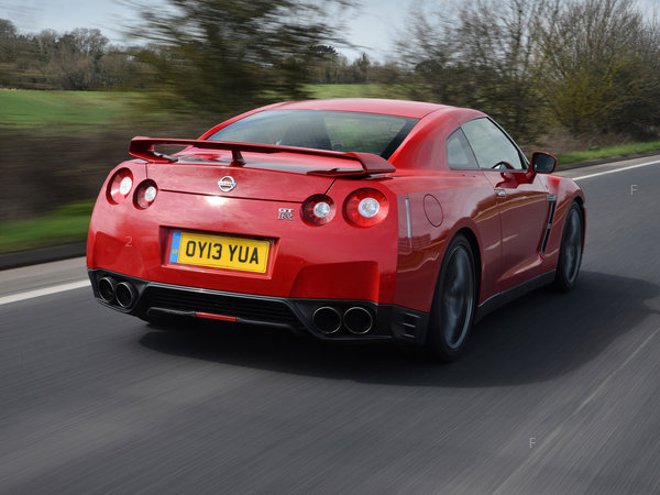 nissan_gt-r-r35-2012_r6_jpg.jpg