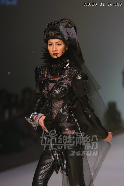 HKFW2010-D4M4_037.jpg