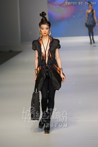 HKFW2010-D2M1_037.jpg