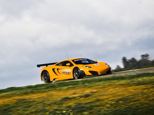 mclaren_mp4-12c-gt3-2011_r22.jpg