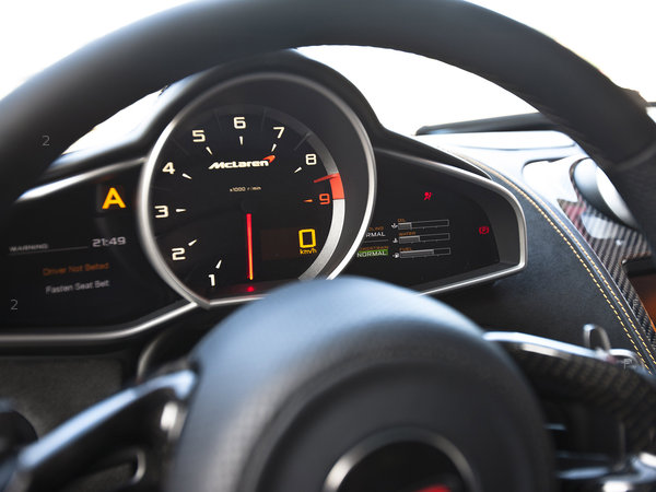 mclaren_mp4-12c-2011_r3.jpg