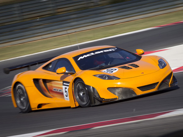 mclaren_mp4-12c-gt3-2011_r35.jpg