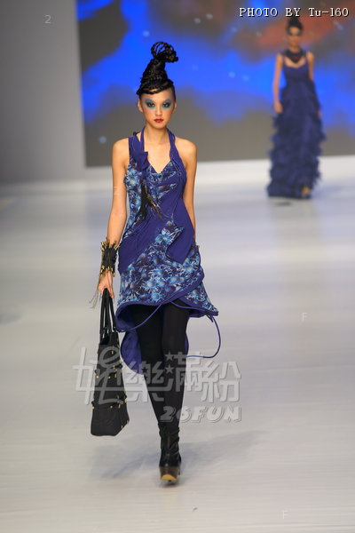 HKFW2010-D2M1_047.jpg