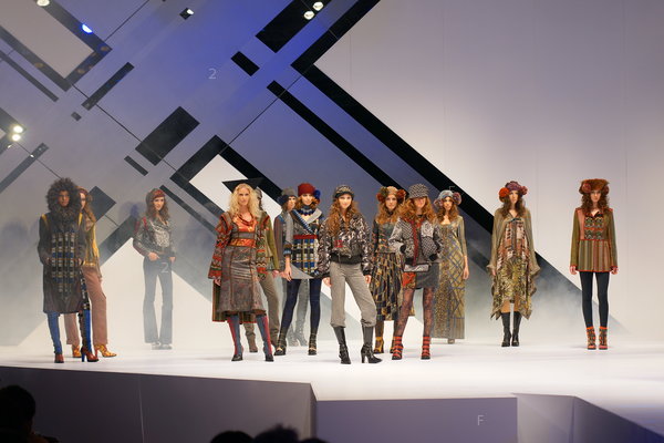 HKFW2010-D2M2_003.jpg