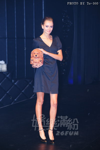 HKFW2011W-D3W5_34.jpg