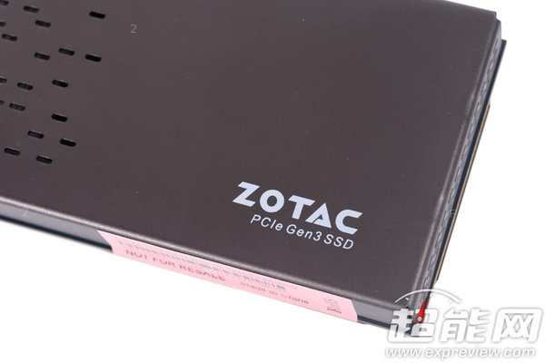 Zotac_Sonix_03.jpg