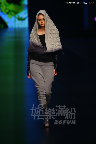 HKFW2011W-D3G1_050.jpg