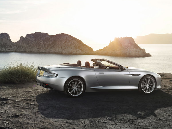 astonmartin_db9-volante-2013_r2_jpg.jpg