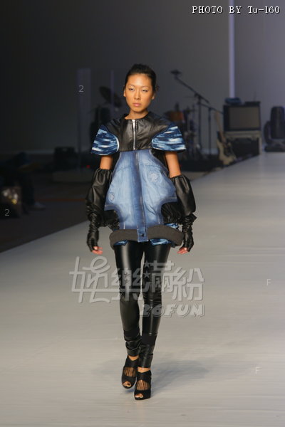 HKFW2010-D2M4_067.jpg