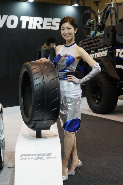 Osaka-CarShow-2002-TOYOTires_08.JPG