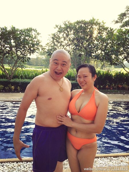 Bob大晒老婆三點式.jpg