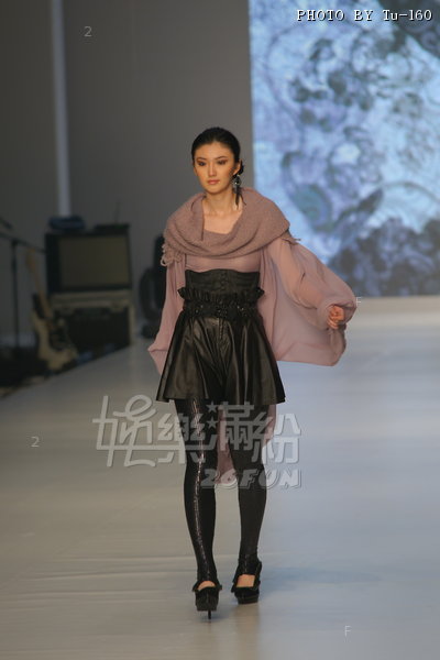 HKFW2010-D2M4_052.jpg