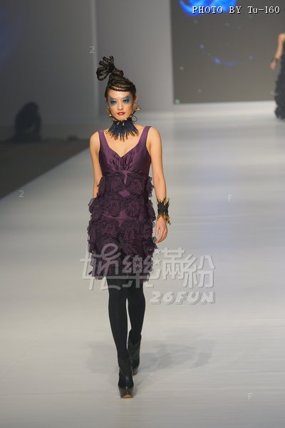 HKFW2010-D2M1_020.jpg