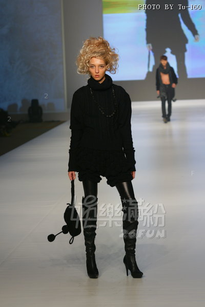 HKFW2010-D4M2_150.jpg