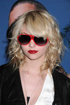 07893-taylor-momsen-at-carrera-vintage-sunglasses-.jpg