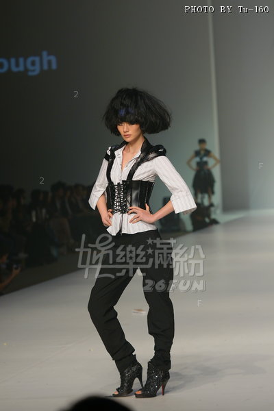 HKFW2010-D4M4_050.jpg