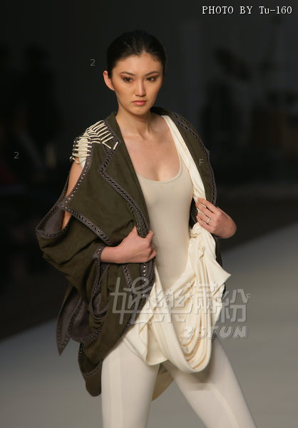 HKFW2010-D2M4_111.jpg