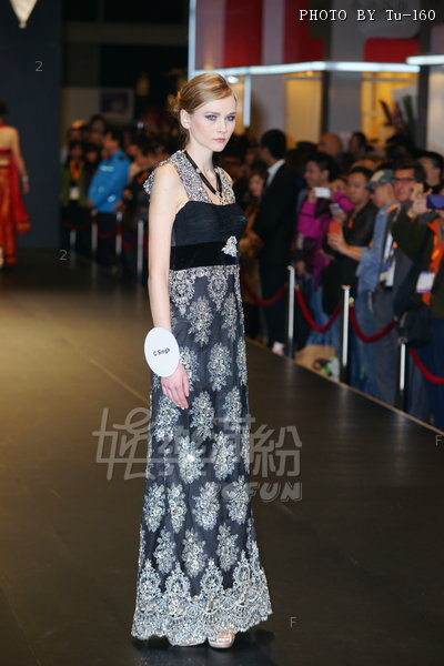 HKFW12FW-D2B1_030.jpg