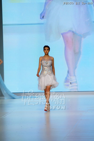 HKFW2010-D4M4_012.jpg