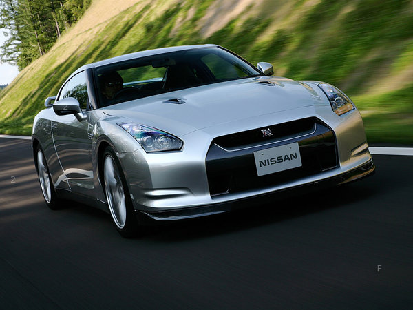 nissan_gtr_02.lowres.jpg