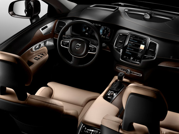 volvo_xc90-t6-awd-first-edition-2014_r1_jpg.jpg