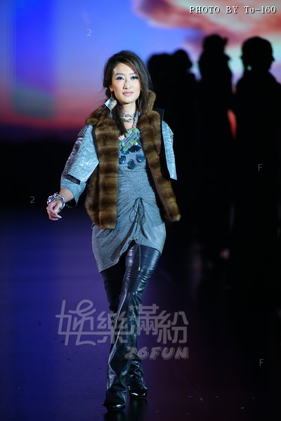 HKFW2011W-D1G1_257.jpg