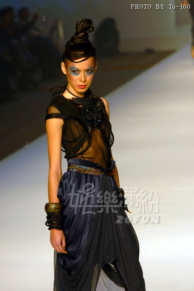 HKFW2010-D2M1_003.jpg