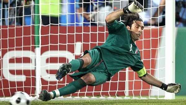 Italy goalkeeper Gianluigi Buffon .jpg