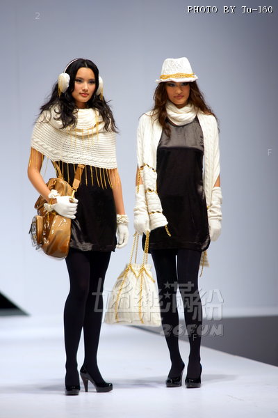 HKFW2010-D4M3_074.jpg